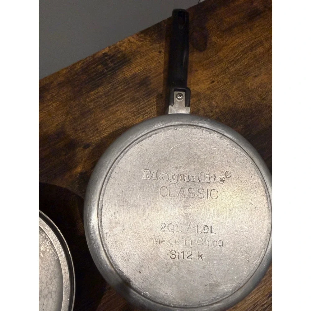Magnalite Classic 2 Qt Cast Aluminum Saucepan with Lid Si12 k Silver Pot China